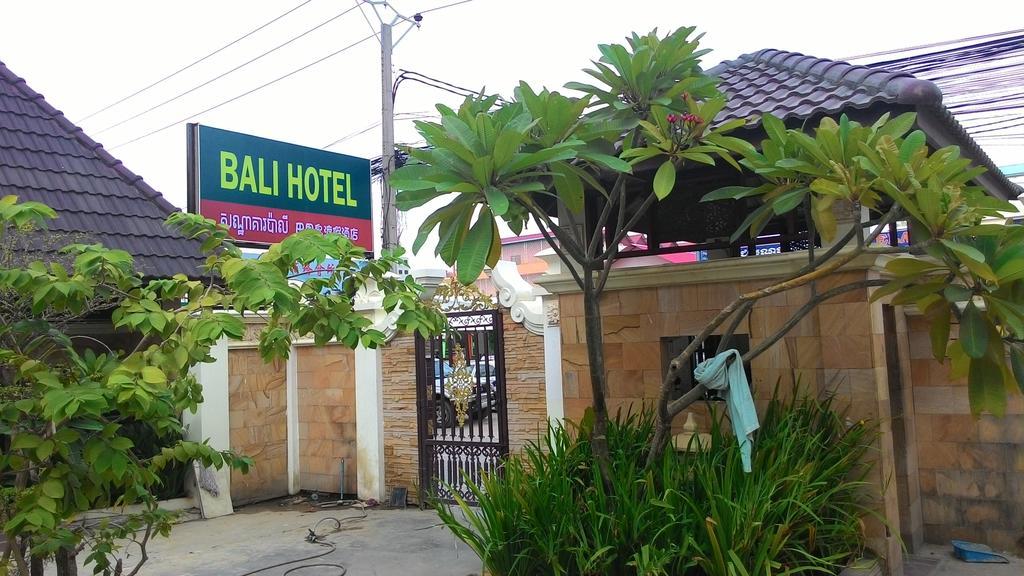 Bali Hotel Phnom Penh Rum bild